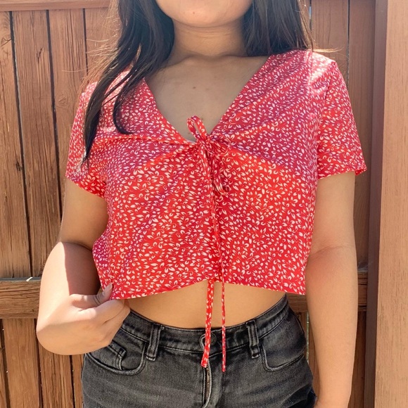 Shein Tie Top - Picture 2 of 4